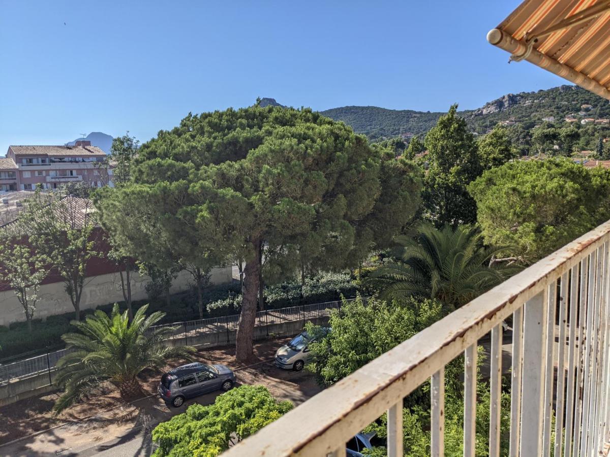 Superbe T2 Proche Des Plages Et Des Commerces Hyères Kültér fotó